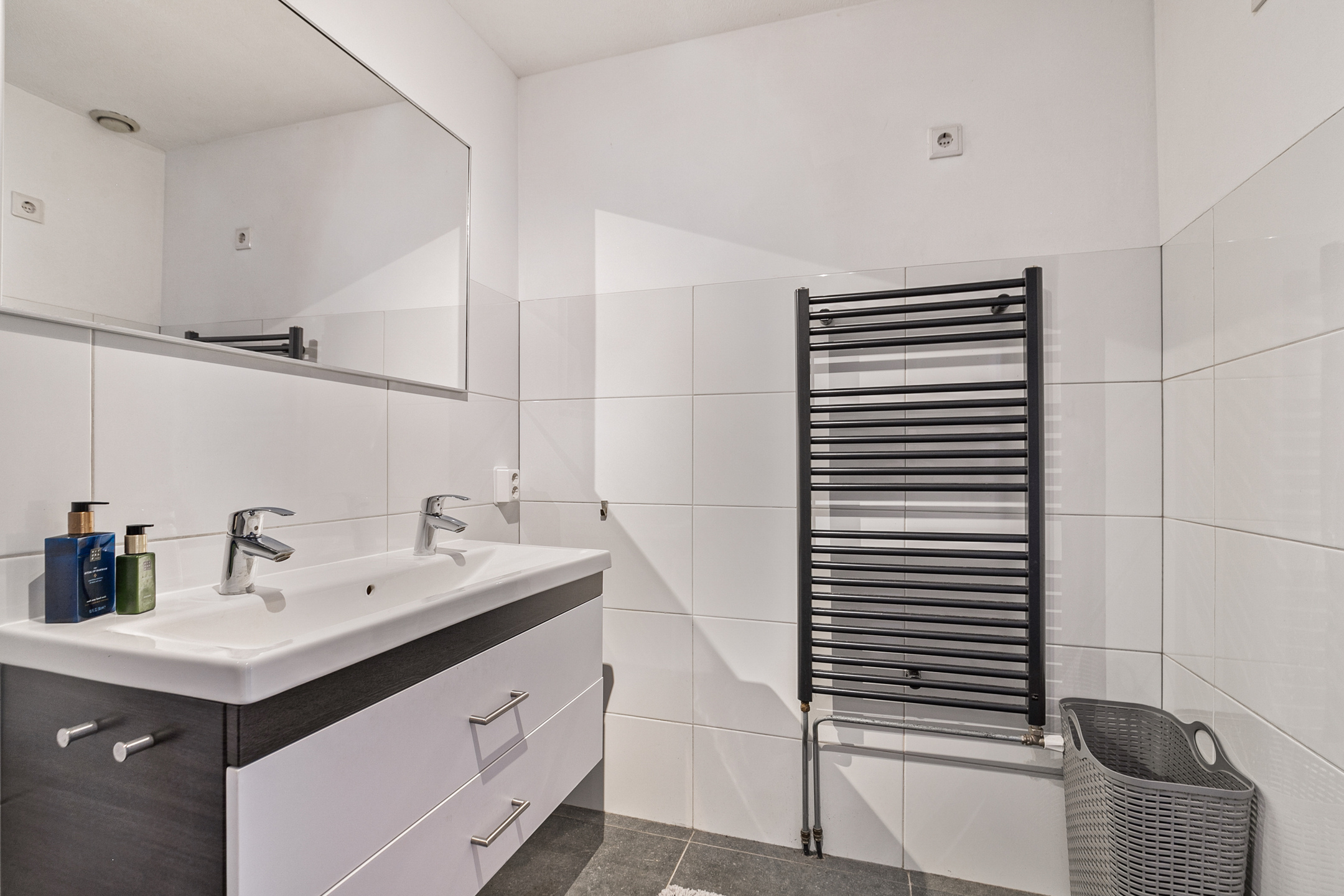 2 Bedrooms Bedrooms, ,1 BathroomBathrooms,Appartement,Te Koop,1302