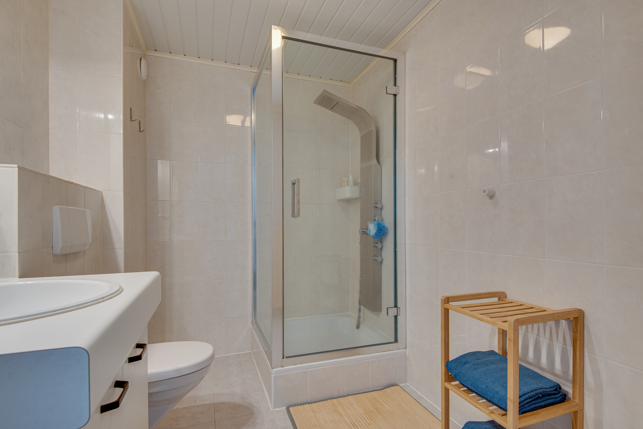 5 Rooms Rooms,1 BathroomBathrooms,Woonhuis,Te Koop,1061